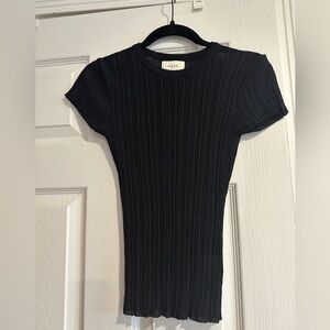 DISSH ESTELLA BLACK SHORT SLEEVE